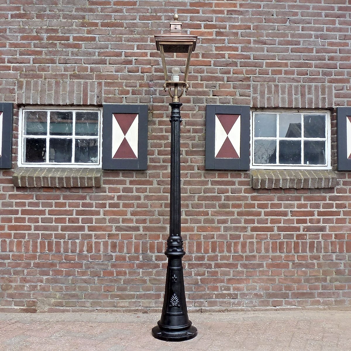 E72. Rotterdam + lanterne cuivre carré 70. 244 cm