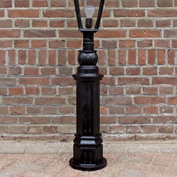 E16. M8 + lanterne carré petit. 125 cm