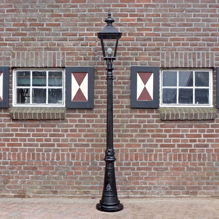 E70. Rotterdam + lanterne carré grand. 249 cm